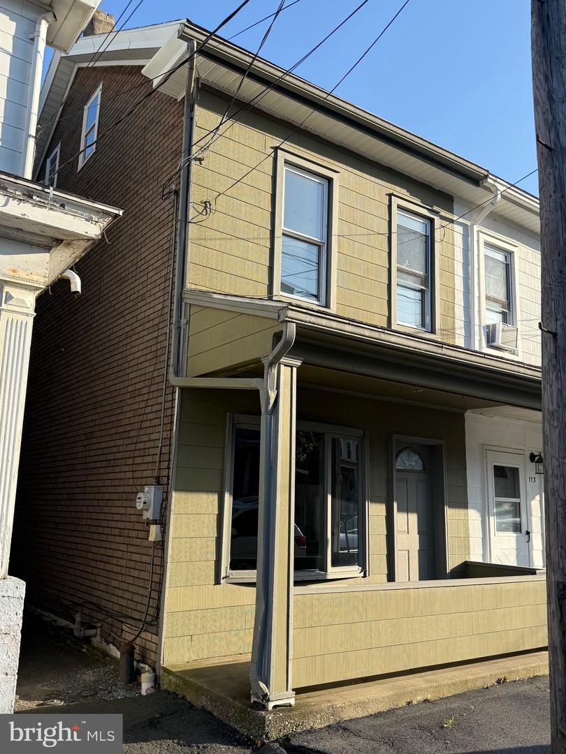 111 Vaux Ave Property Photo 1