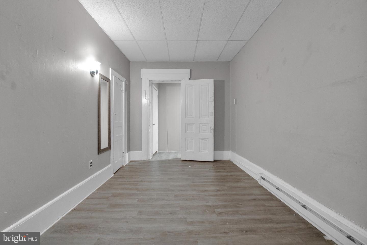 409-411 W Broad St Property Photo 24