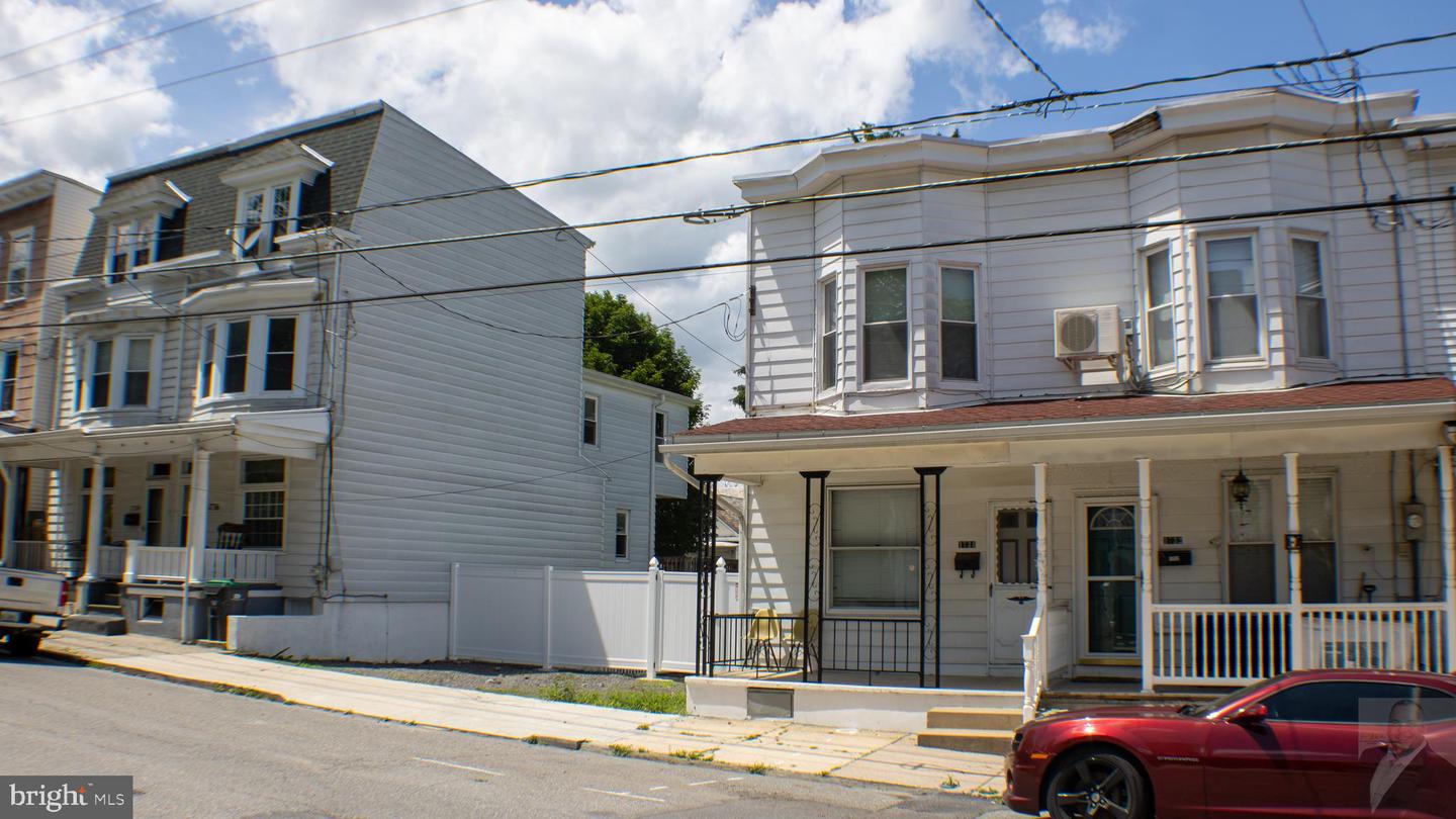 1734 W Norwegian St Property Photo 1