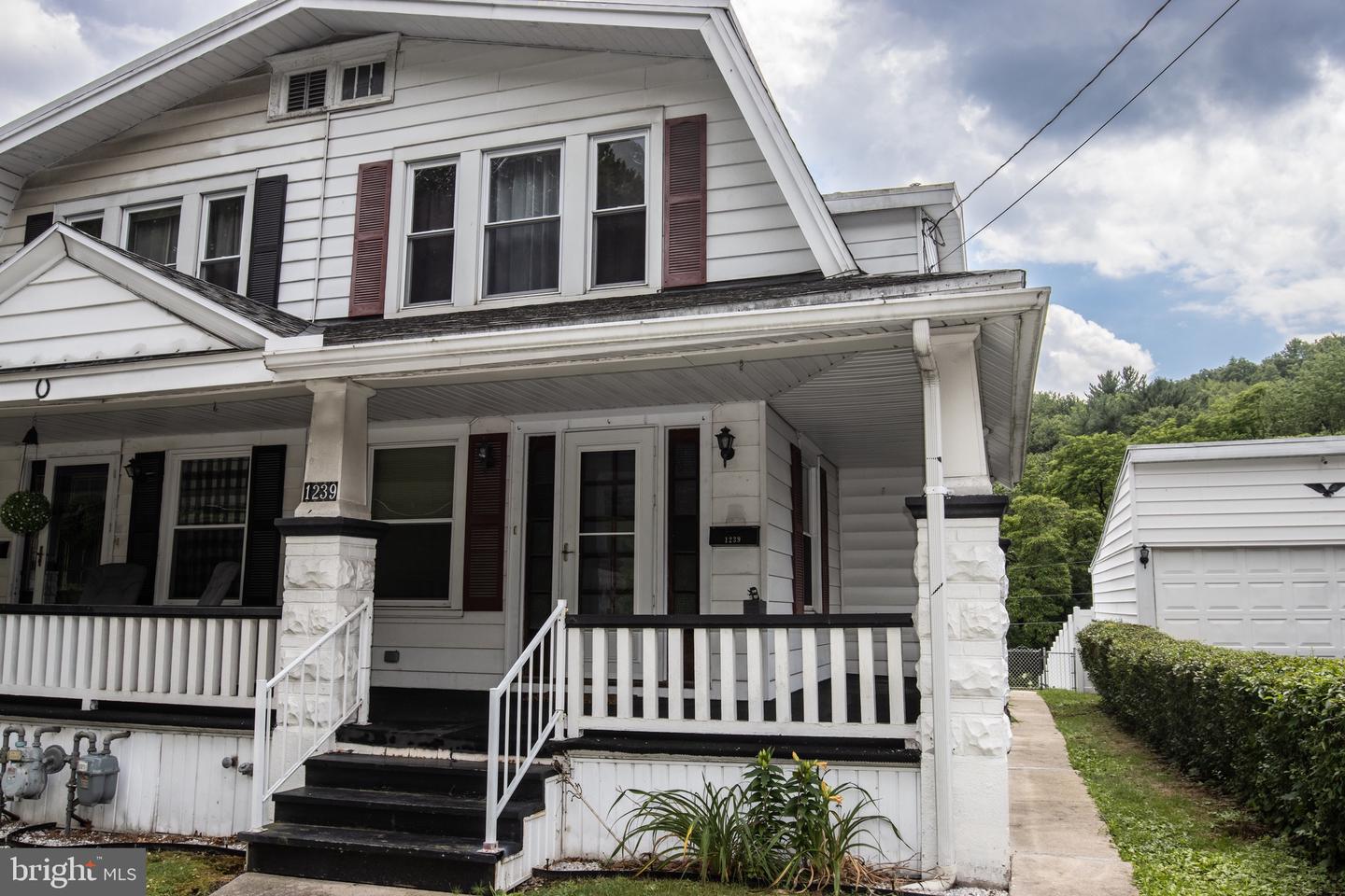 1239 Pottsville St Property Photo 1