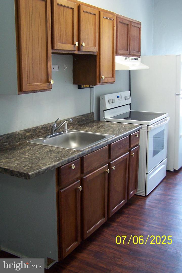 40-42 W Broad St Property Photo 1