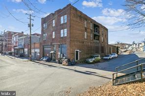 326 W BROAD ST