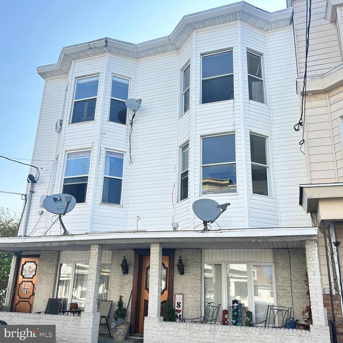 125 N JARDIN ST
