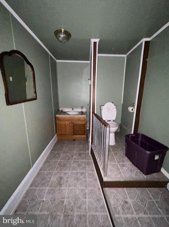 374 Centre St S Property Photo 7