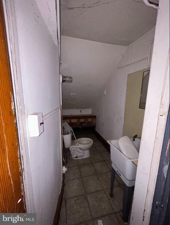 374 Centre St S Property Photo 11