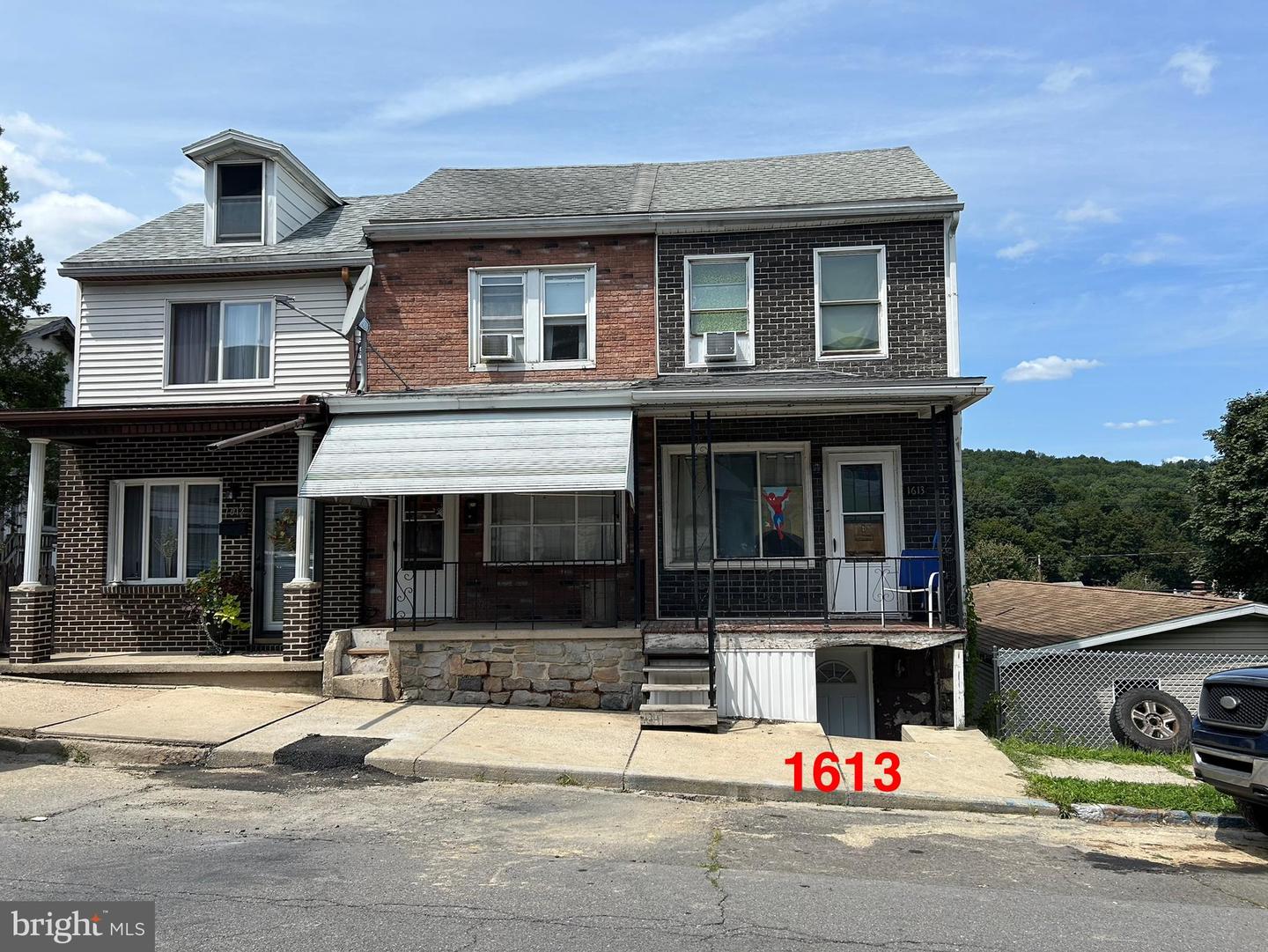 1613 WALNUT ST