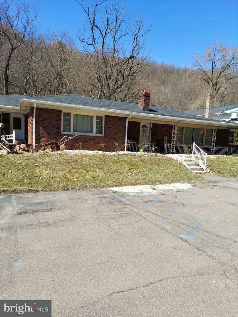 630 S HOFFMAN BLVD Property Photo 1