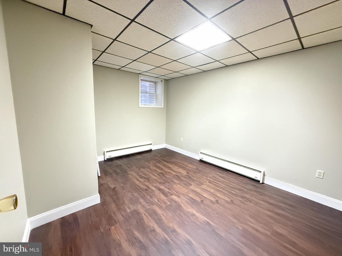 132 E Main St #1b Property Photo 6