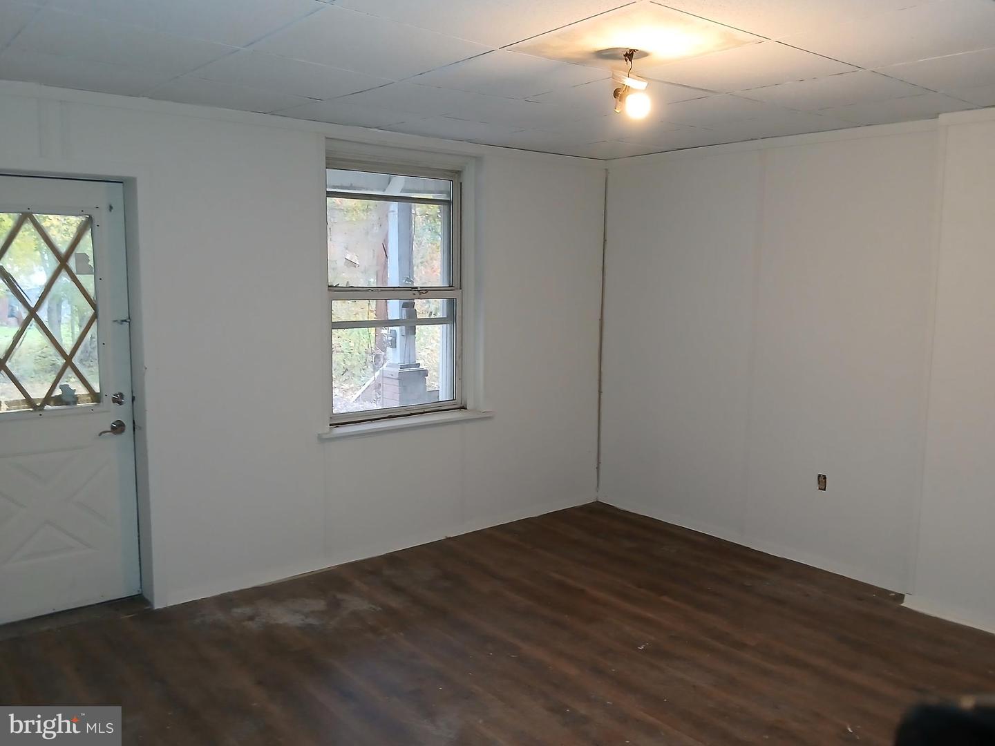 120-122 N Line St Property Photo 14