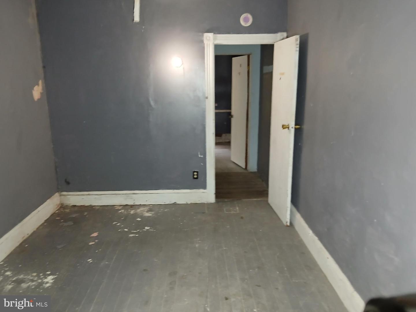 120-122 N Line St Property Photo 16