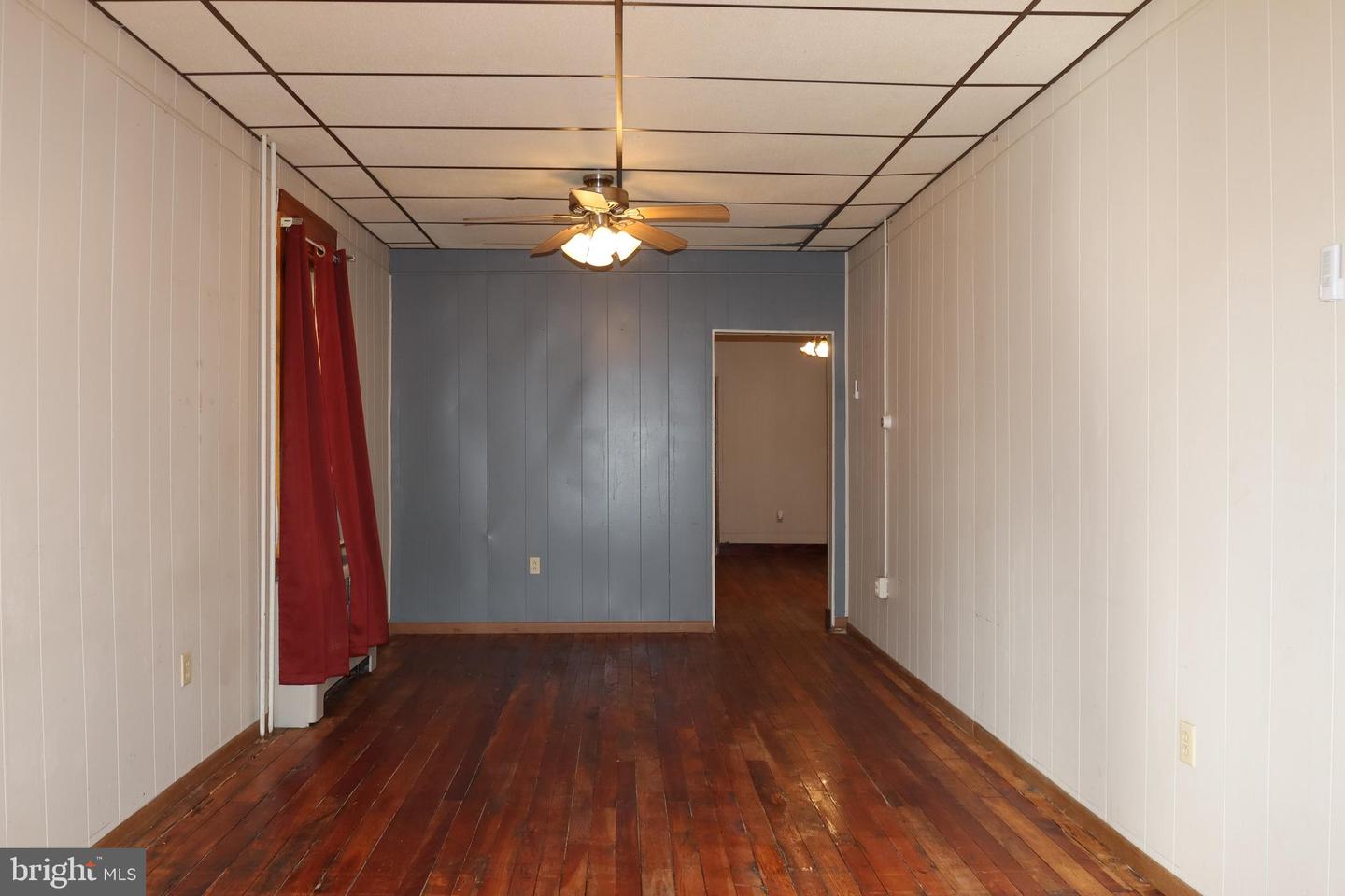 305 Dock St Property Photo 4