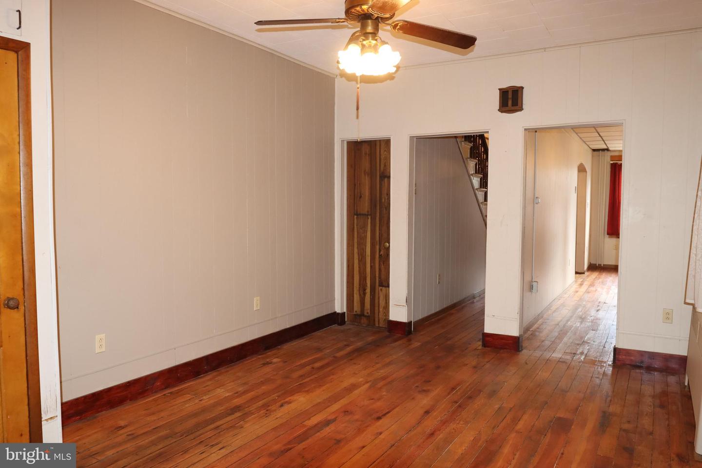 305 Dock St Property Photo 7