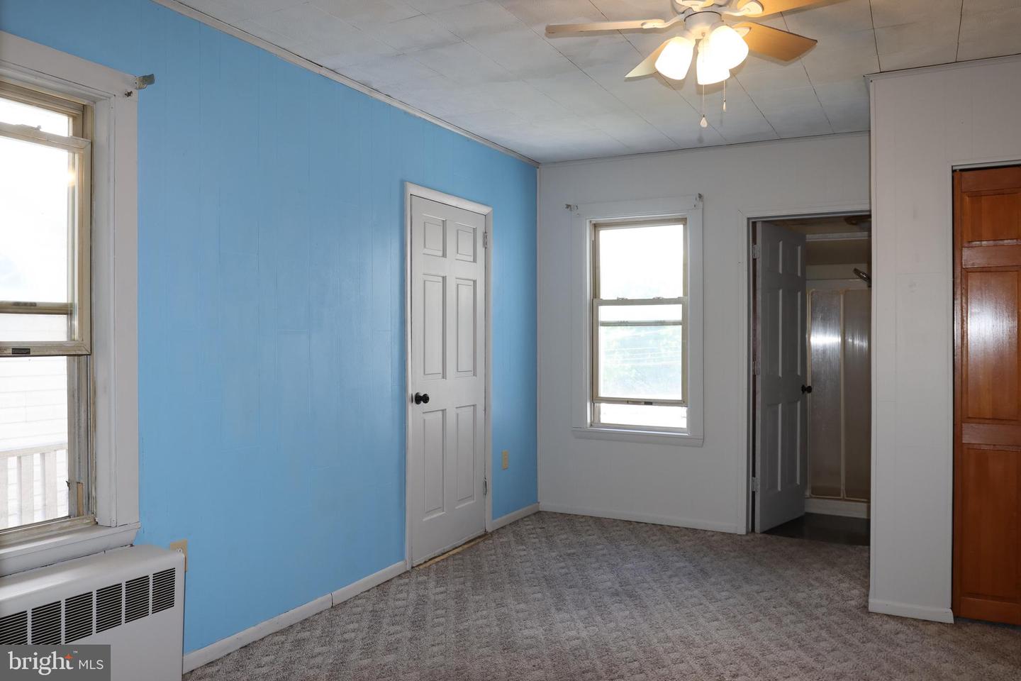 305 Dock St Property Photo 12
