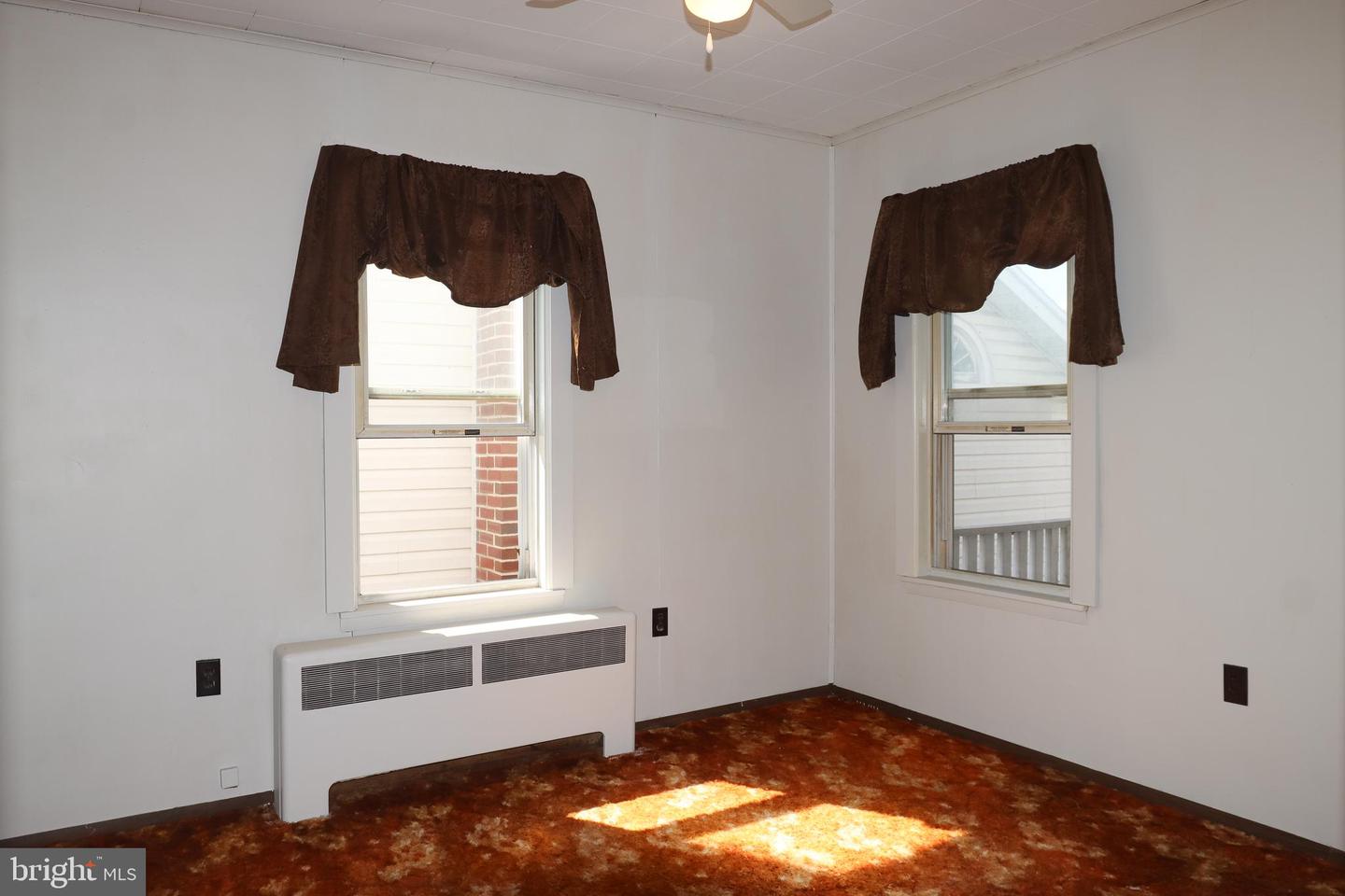 305 Dock St Property Photo 17