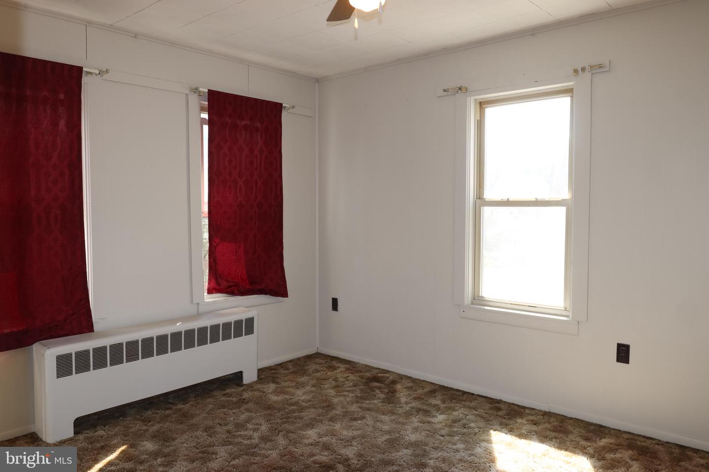305 Dock St Property Photo 18