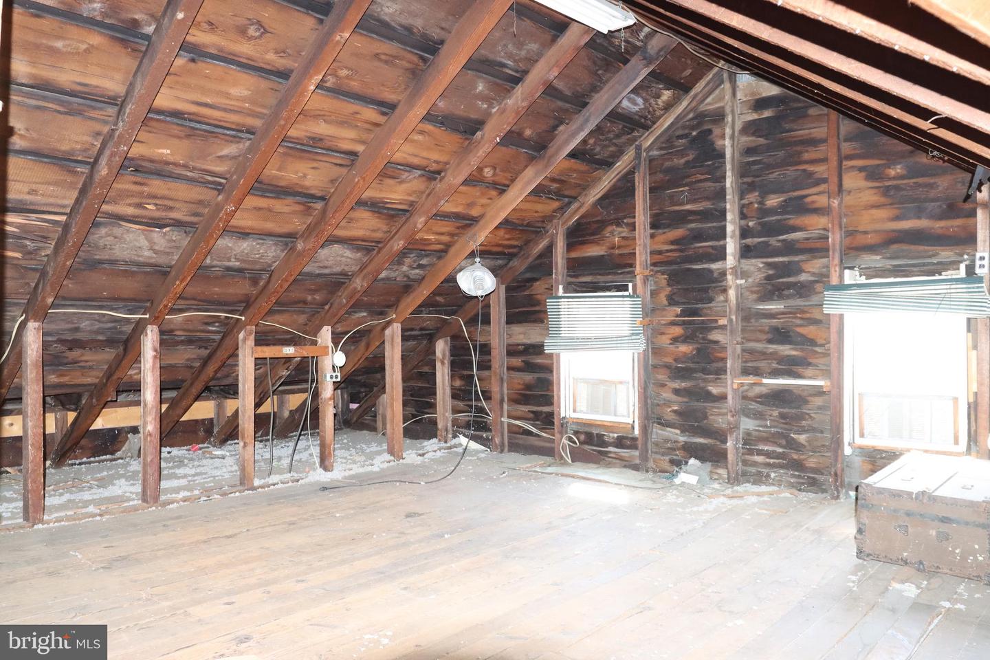 305 Dock St Property Photo 28