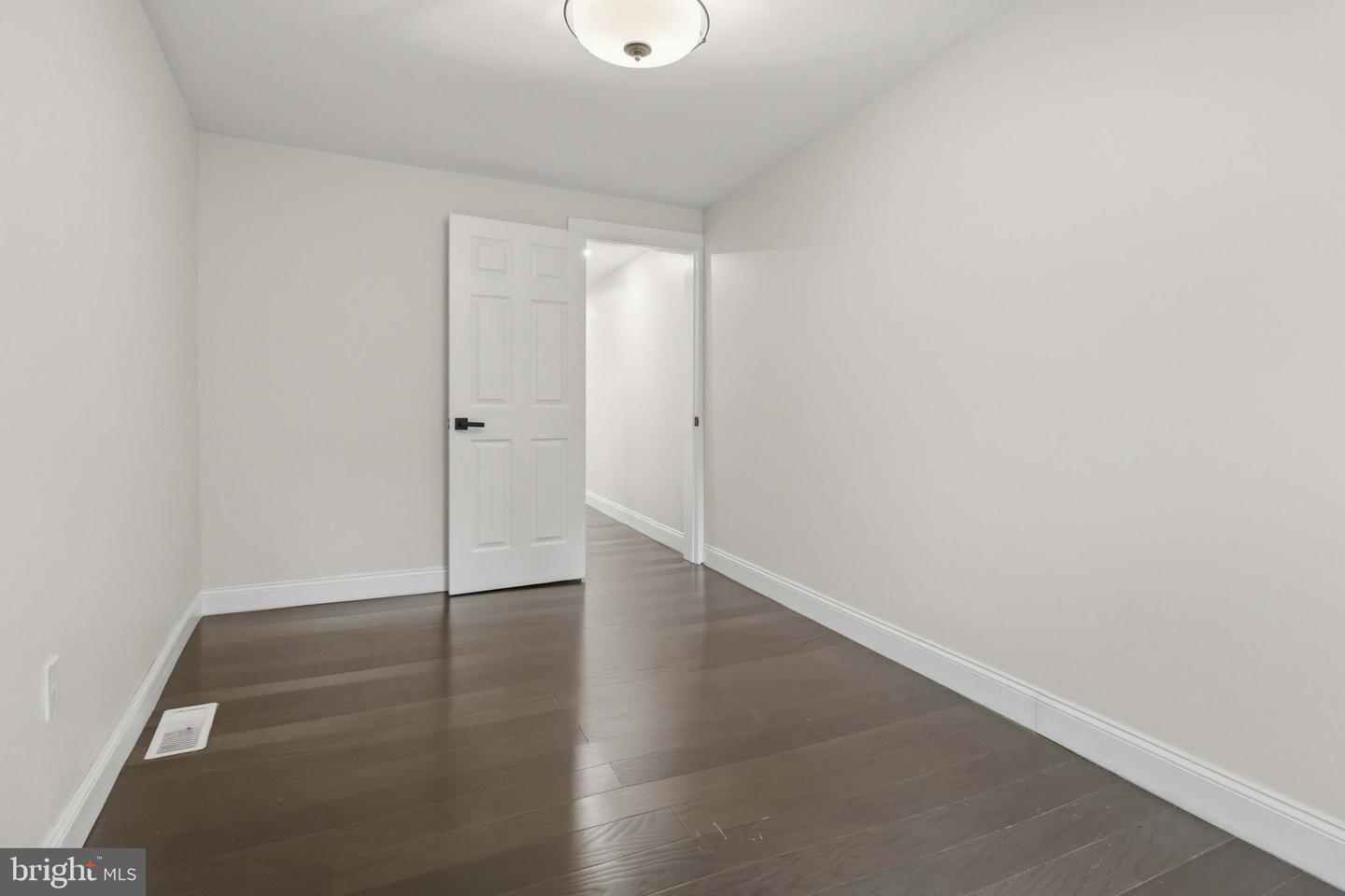 17 E Main St Property Photo 12