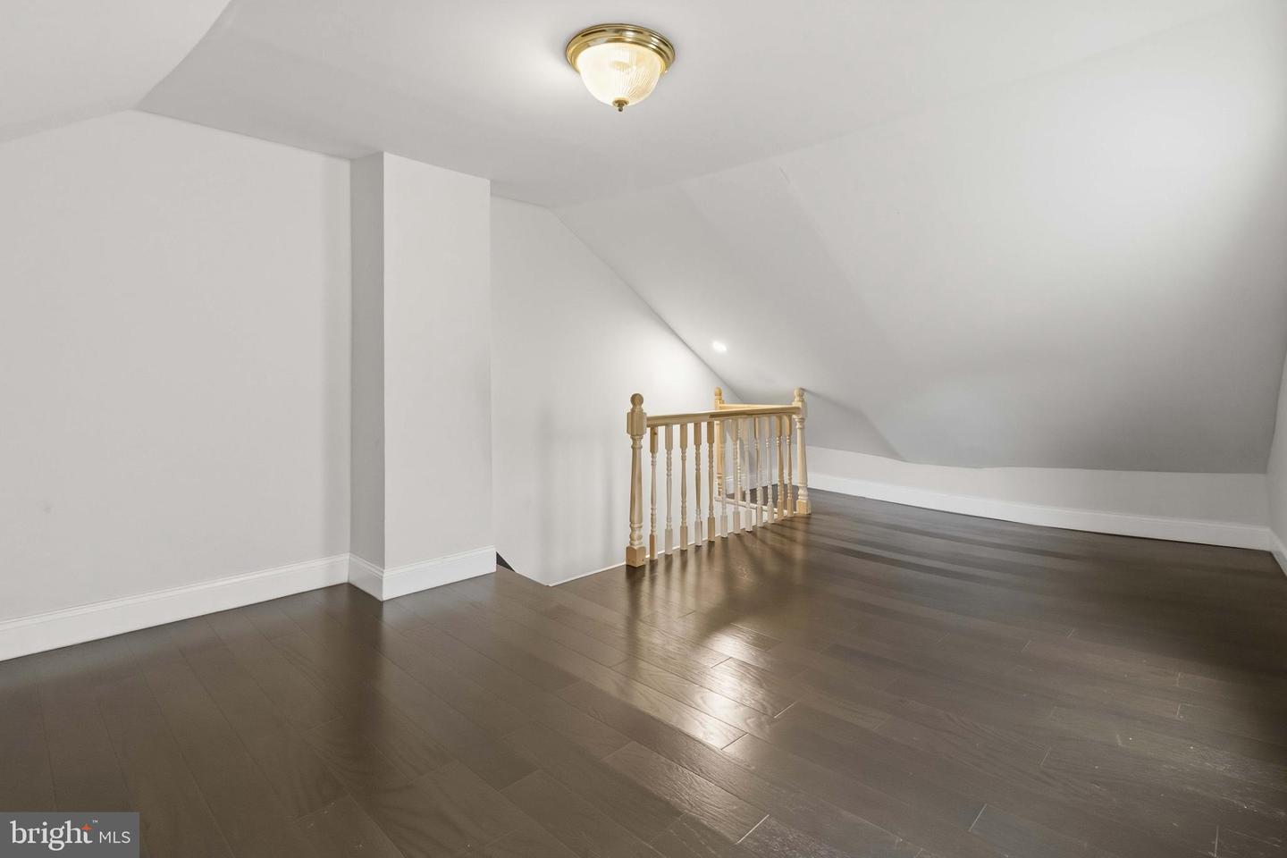 17 E Main St Property Photo 14