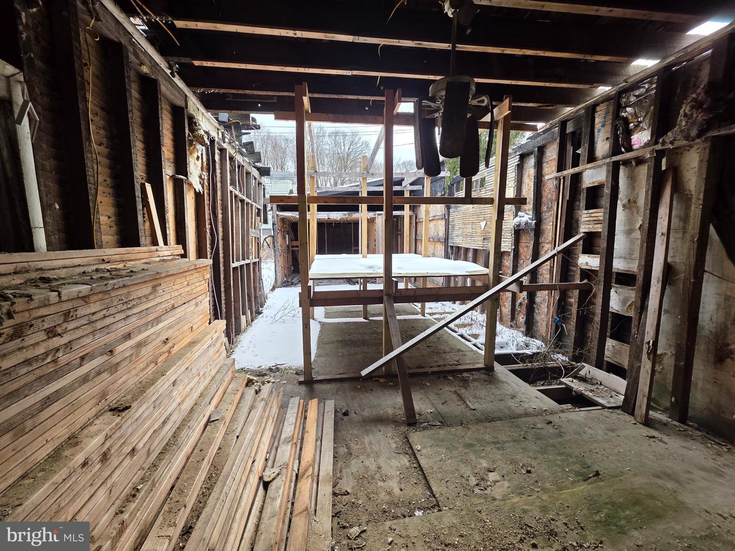 426 Centre St Property Photo 8
