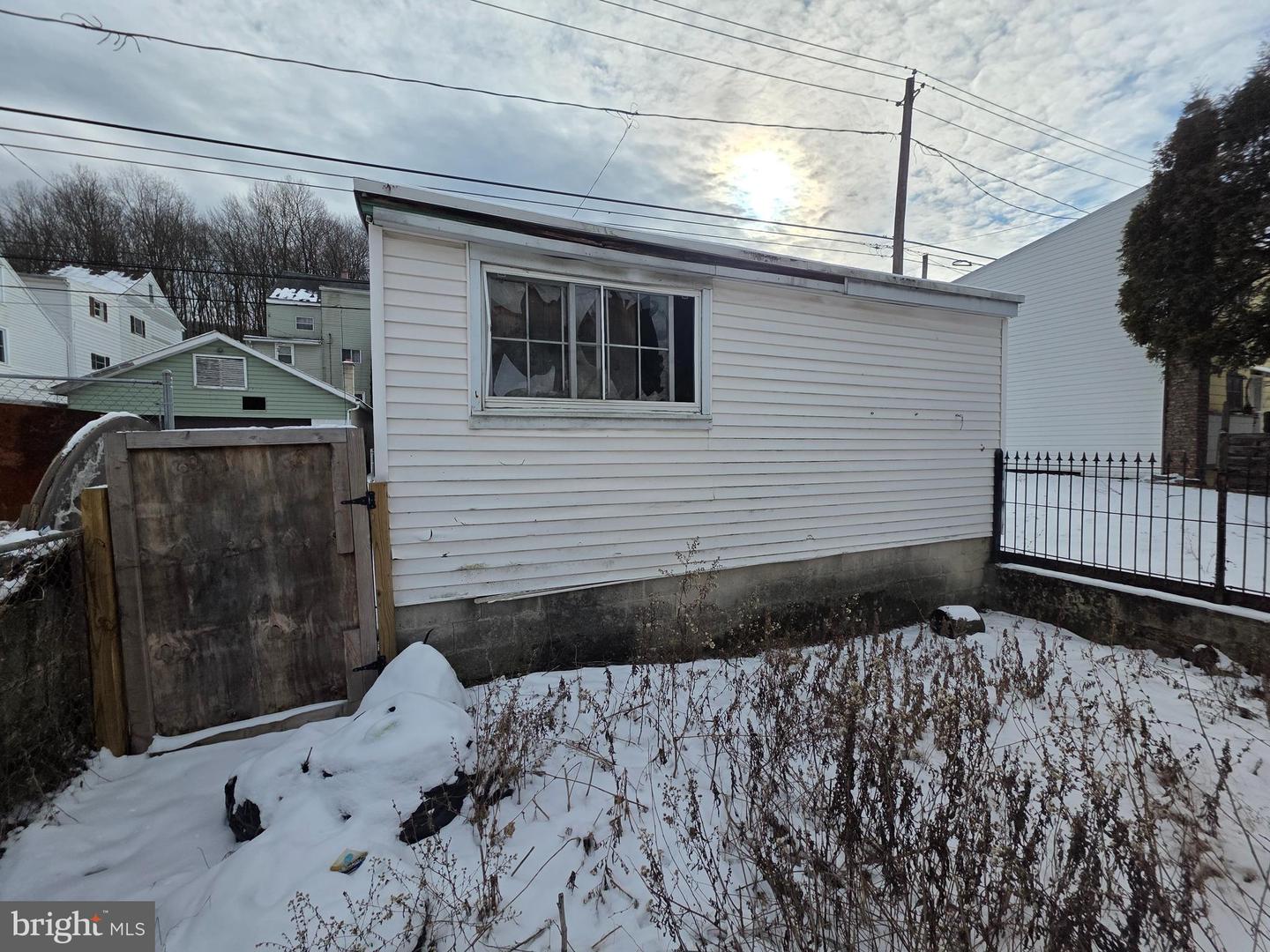 426 Centre St Property Photo 12