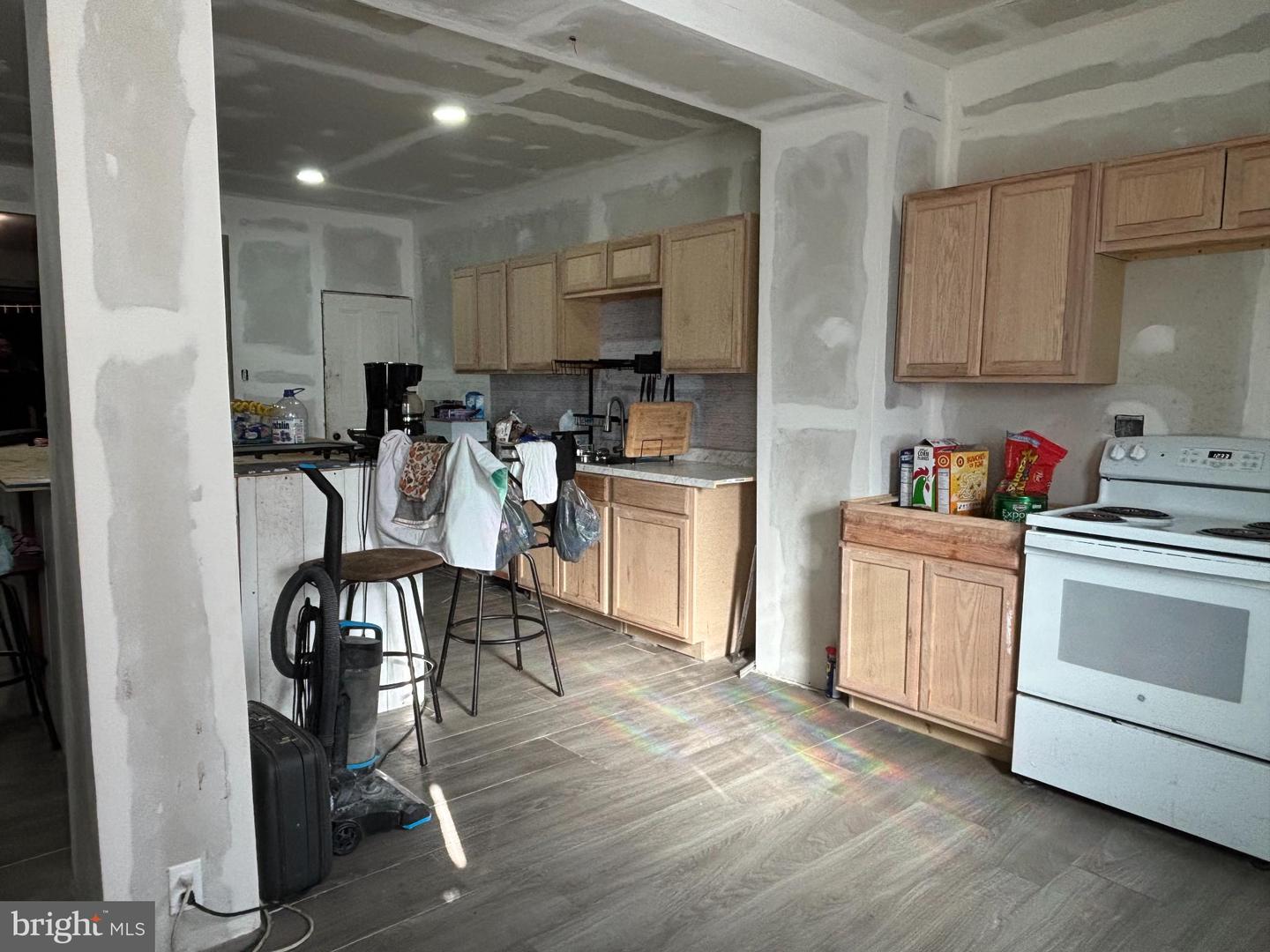 124 E High St Property Photo 6