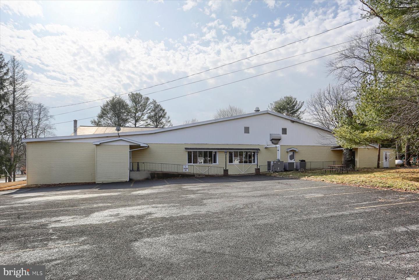 145 CHAMBERLAINE AVE