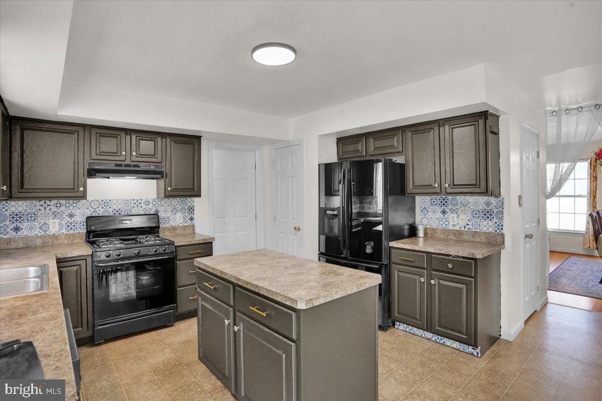 87 Oak Ledge Ave Property Photo 12
