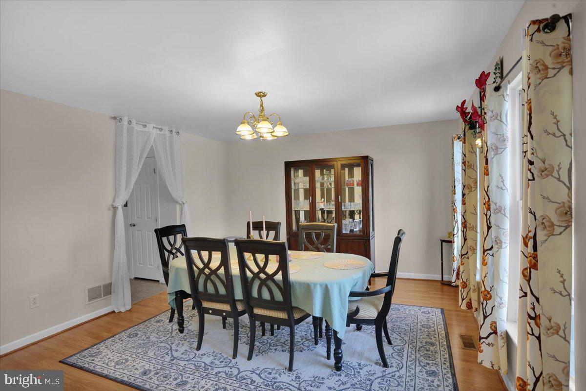 87 Oak Ledge Ave Property Photo 17