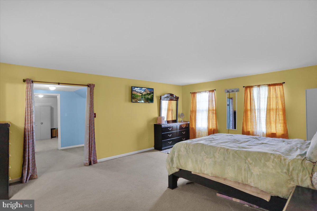 87 Oak Ledge Ave Property Photo 37