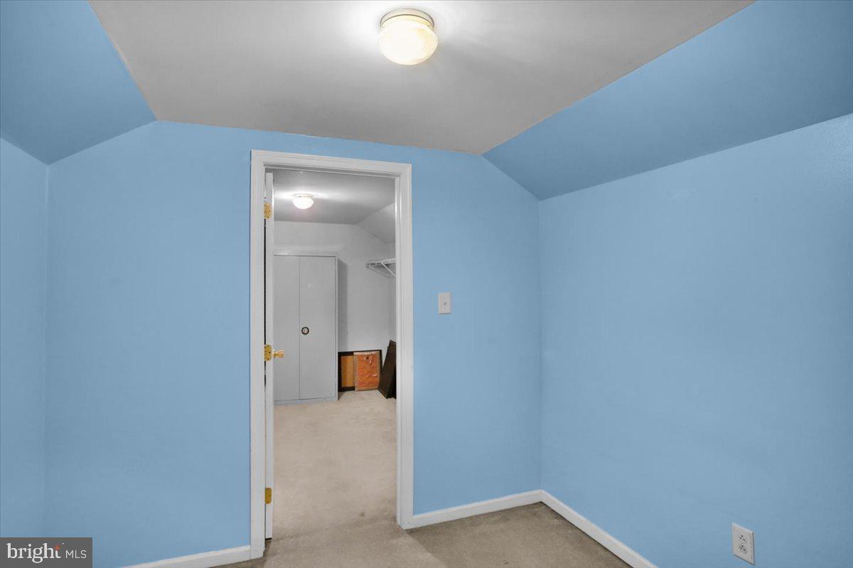 87 Oak Ledge Ave Property Photo 40