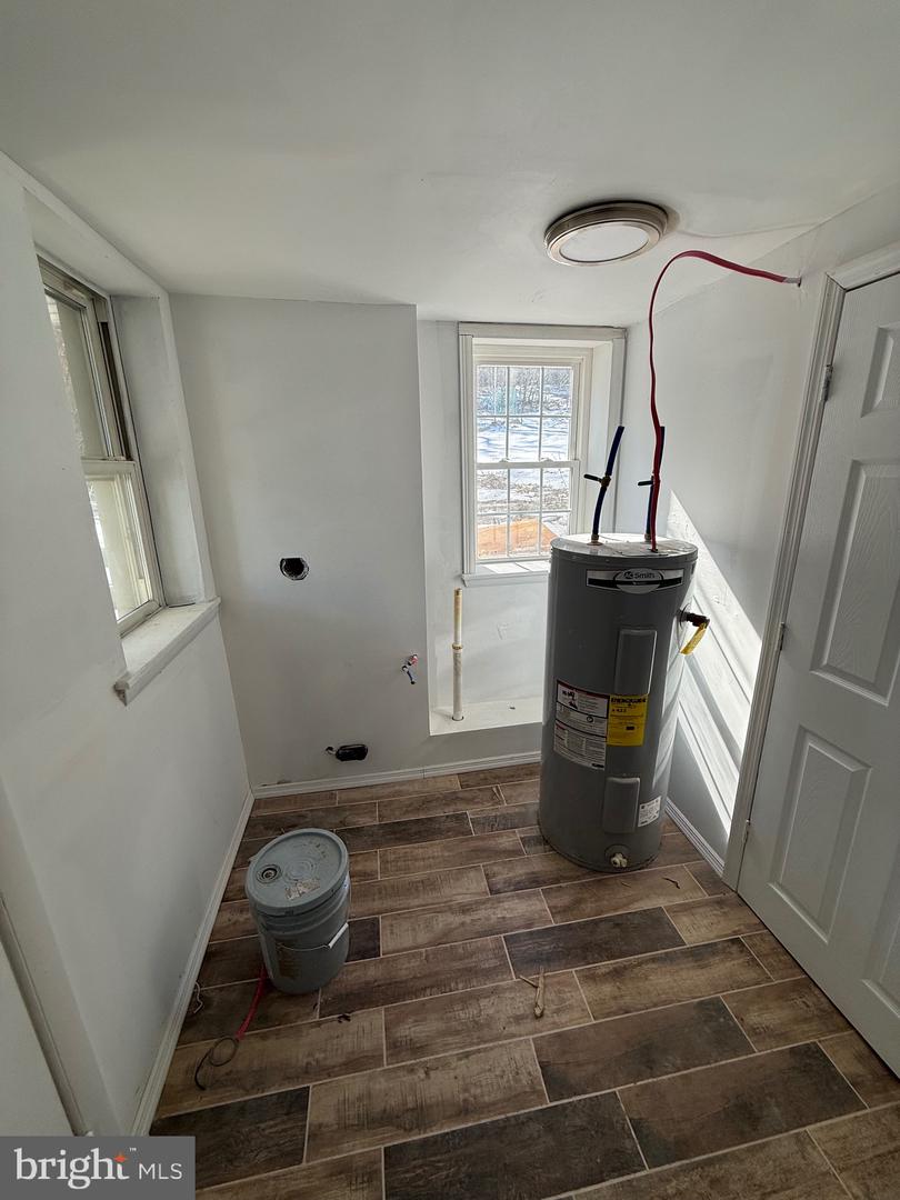 1000 Brock St Property Photo 18
