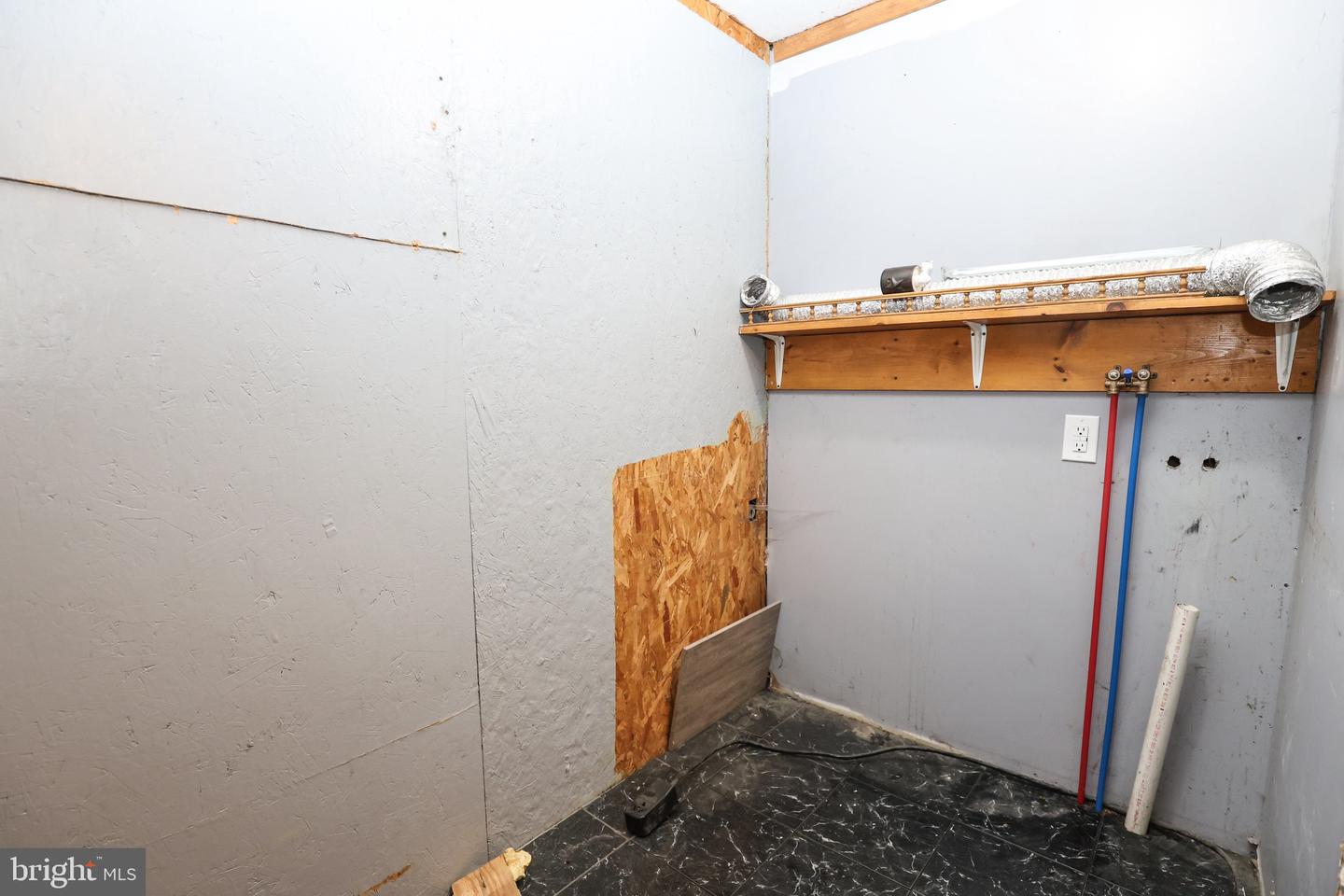128-30 Spruce St Property Photo 18