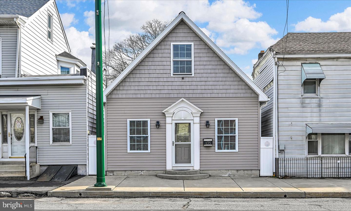 135 S 2ND ST