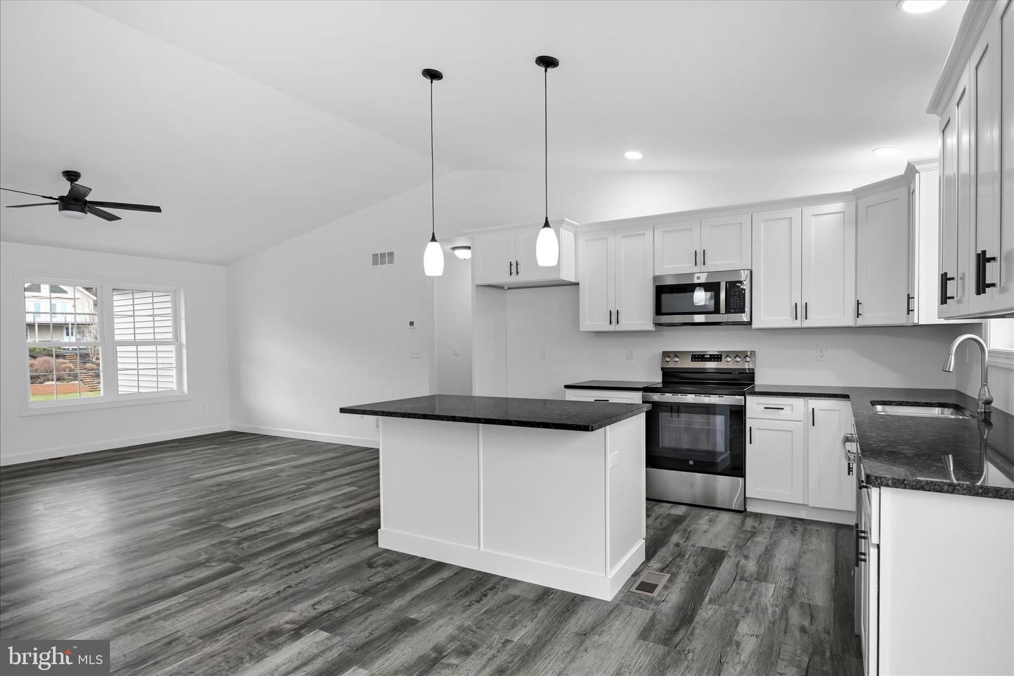 1013 Indian Dr Property Photo 12