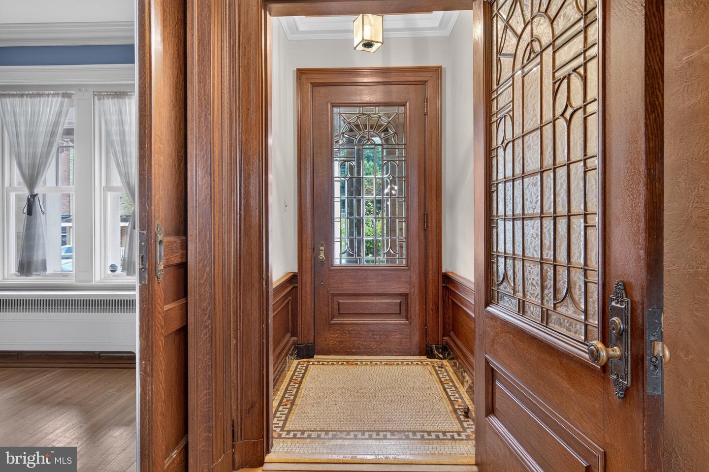 431 Centre St Property Photo 6