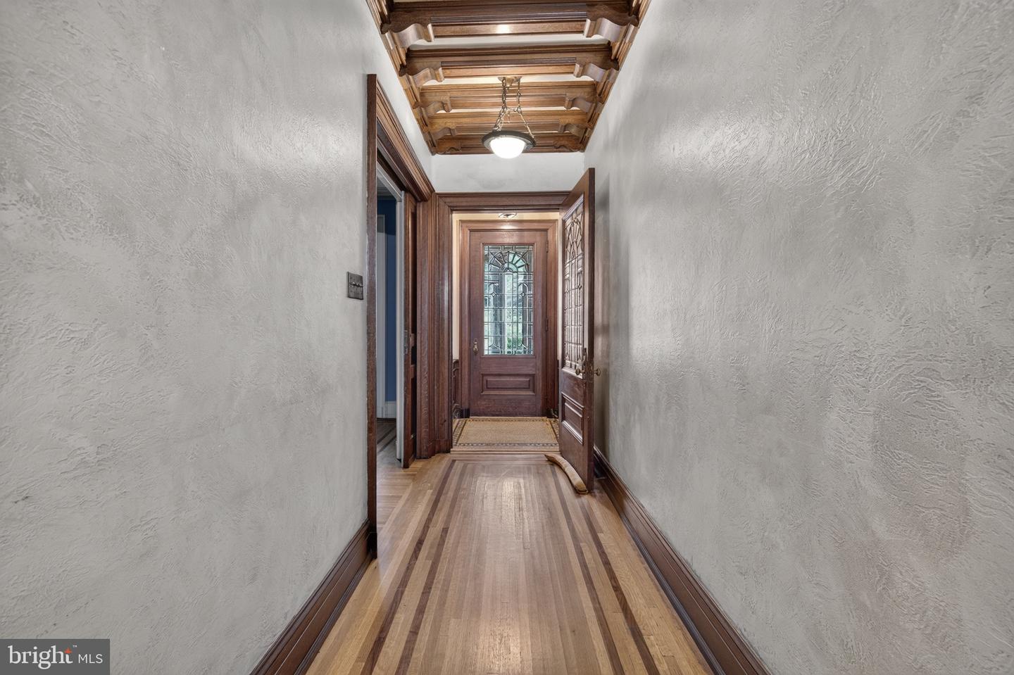 431 Centre St Property Photo 7