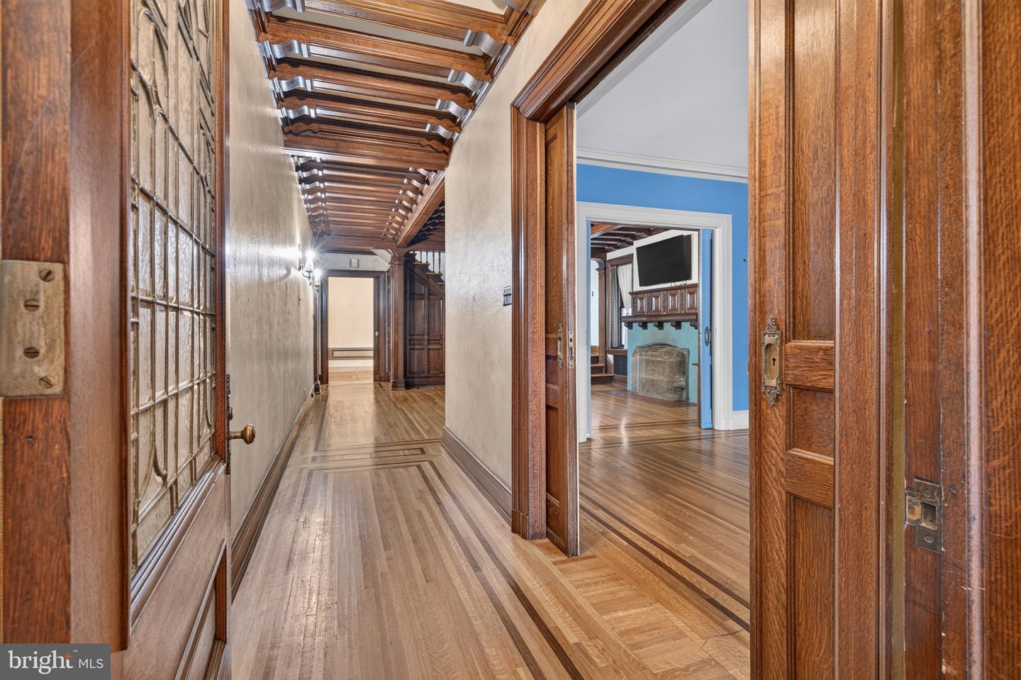 431 Centre St Property Photo 8