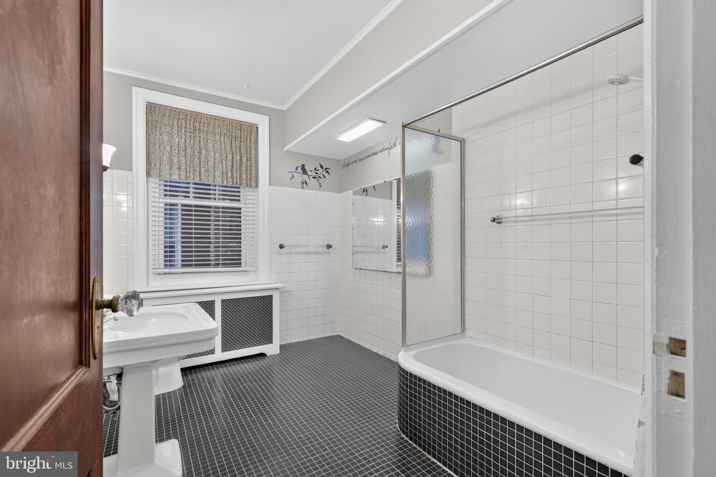 431 Centre St Property Photo 32