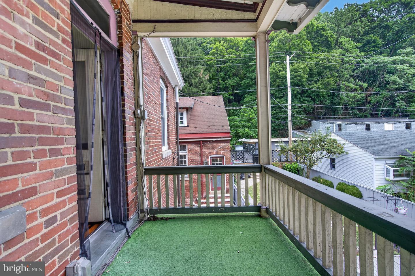 431 Centre St Property Photo 43