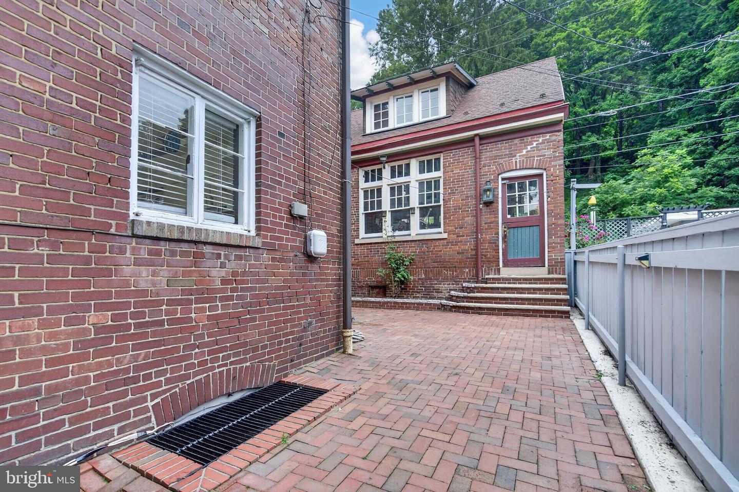 431 Centre St Property Photo 59