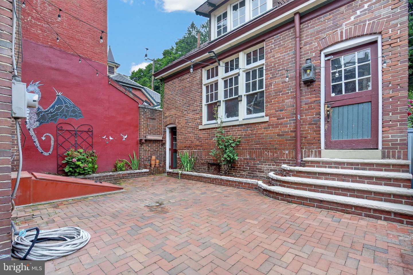 431 Centre St Property Photo 60
