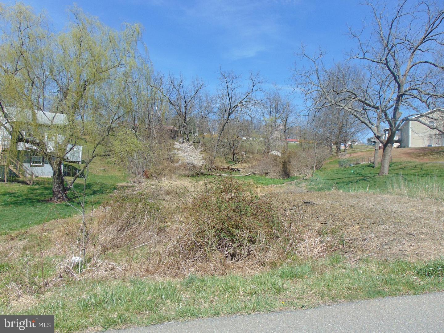 1126 W Wynonah Dr Property Photo 1