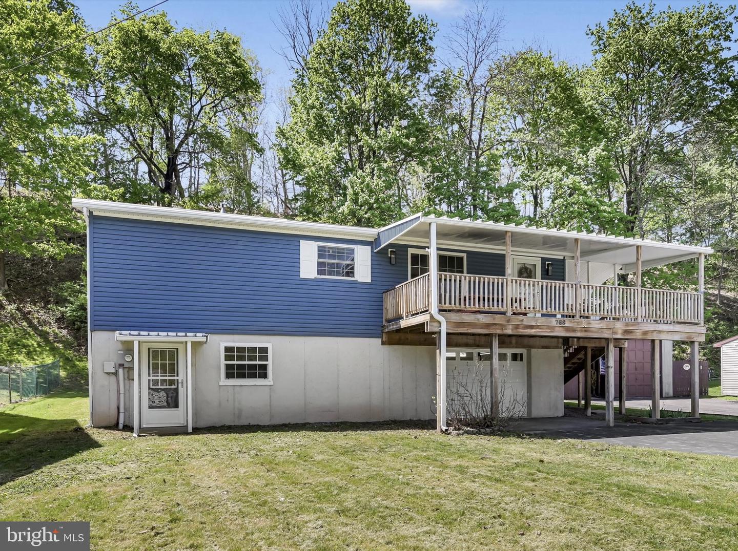 768 Bear Creek St Property Photo 3