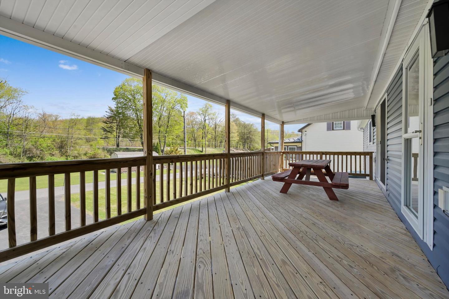 768 Bear Creek St Property Photo 4