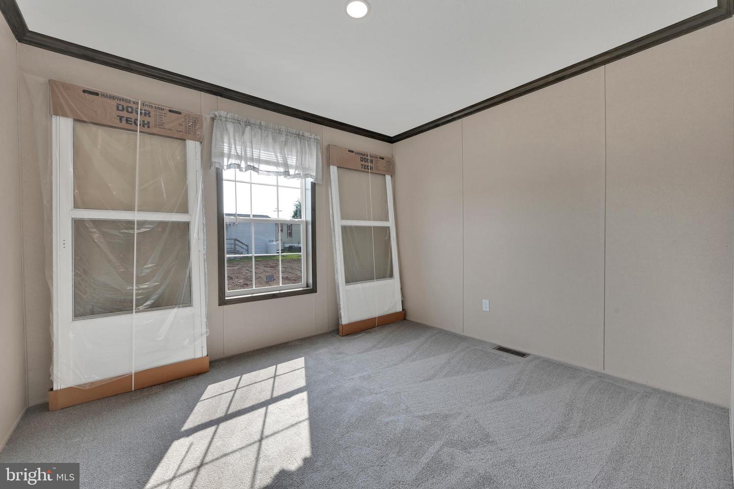 12 King Lane Property Photo 17