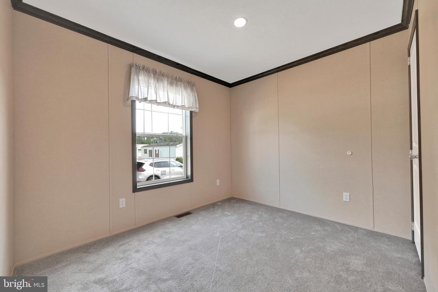 12 King Lane Property Photo 20