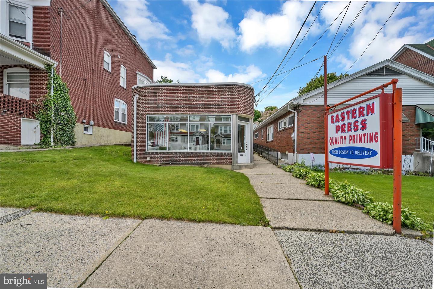 2067 W MARKET ST Property Photo 1