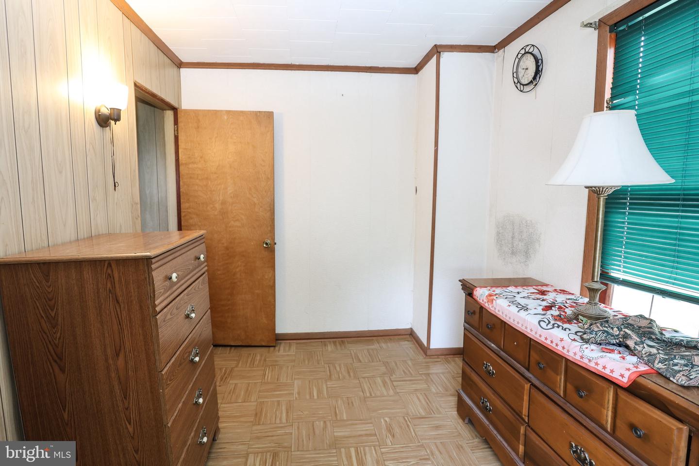320 W New York St Property Photo 11