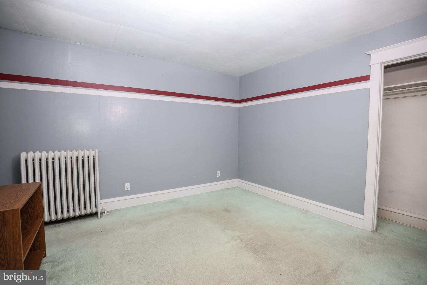 320 W New York St Property Photo 13