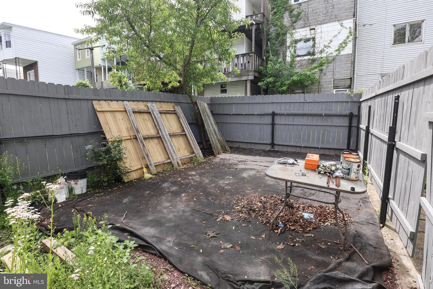 320 W New York St Property Photo 23